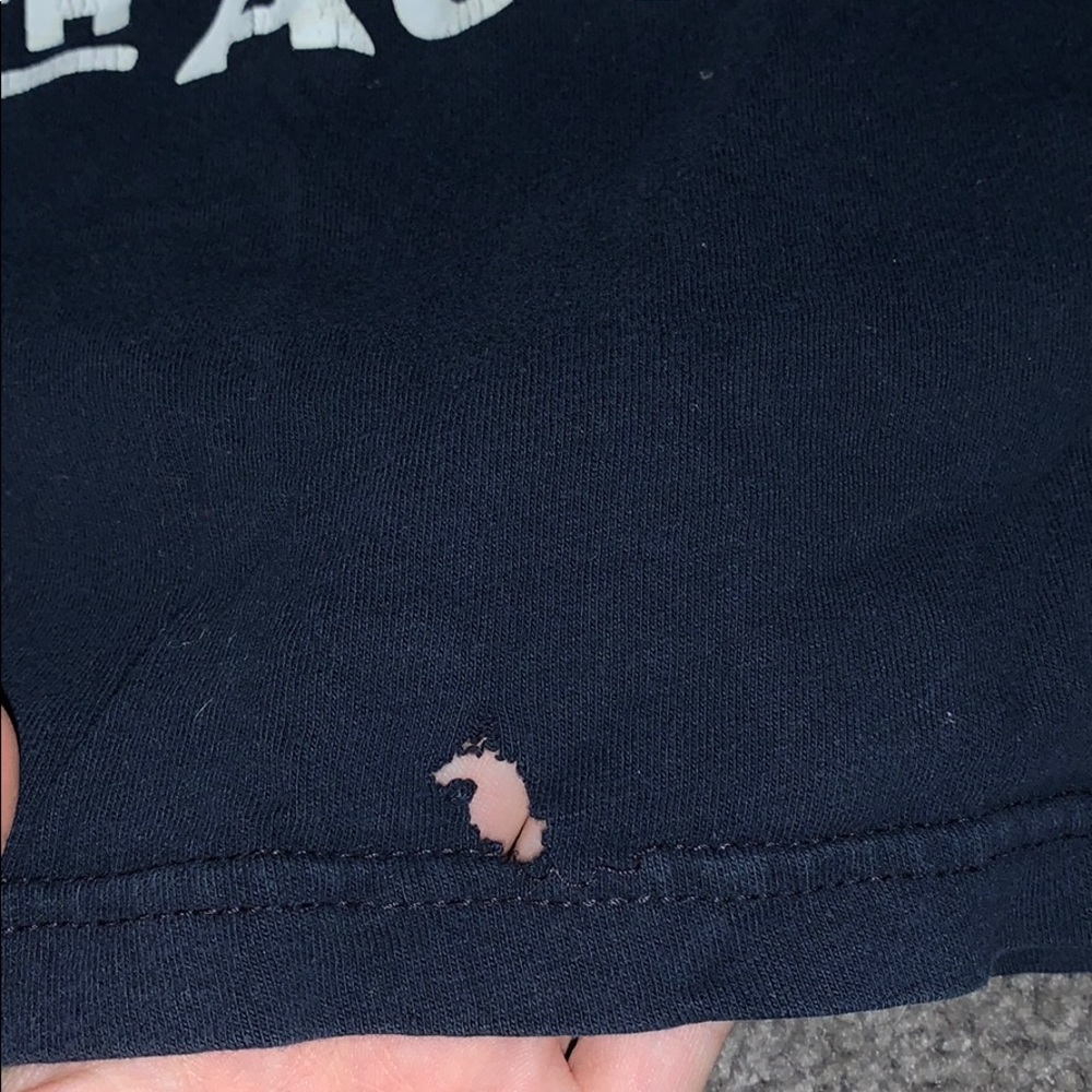 Hollister mens tshirt. - Picture 2 of 3
